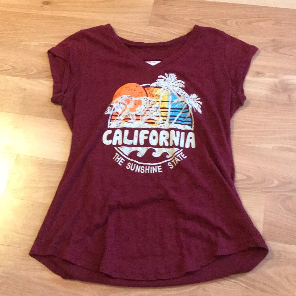 Cute maroon California tee